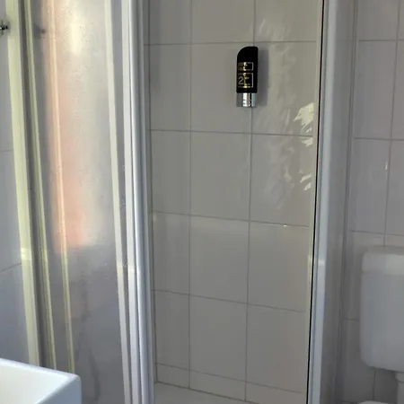 Romantisches Hotel Zur Traube Schwerin シュヴェリーン
