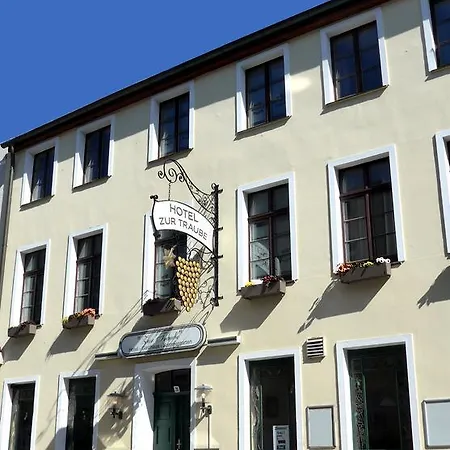Romantisches Hotel Zur Traube Schwerin 3*